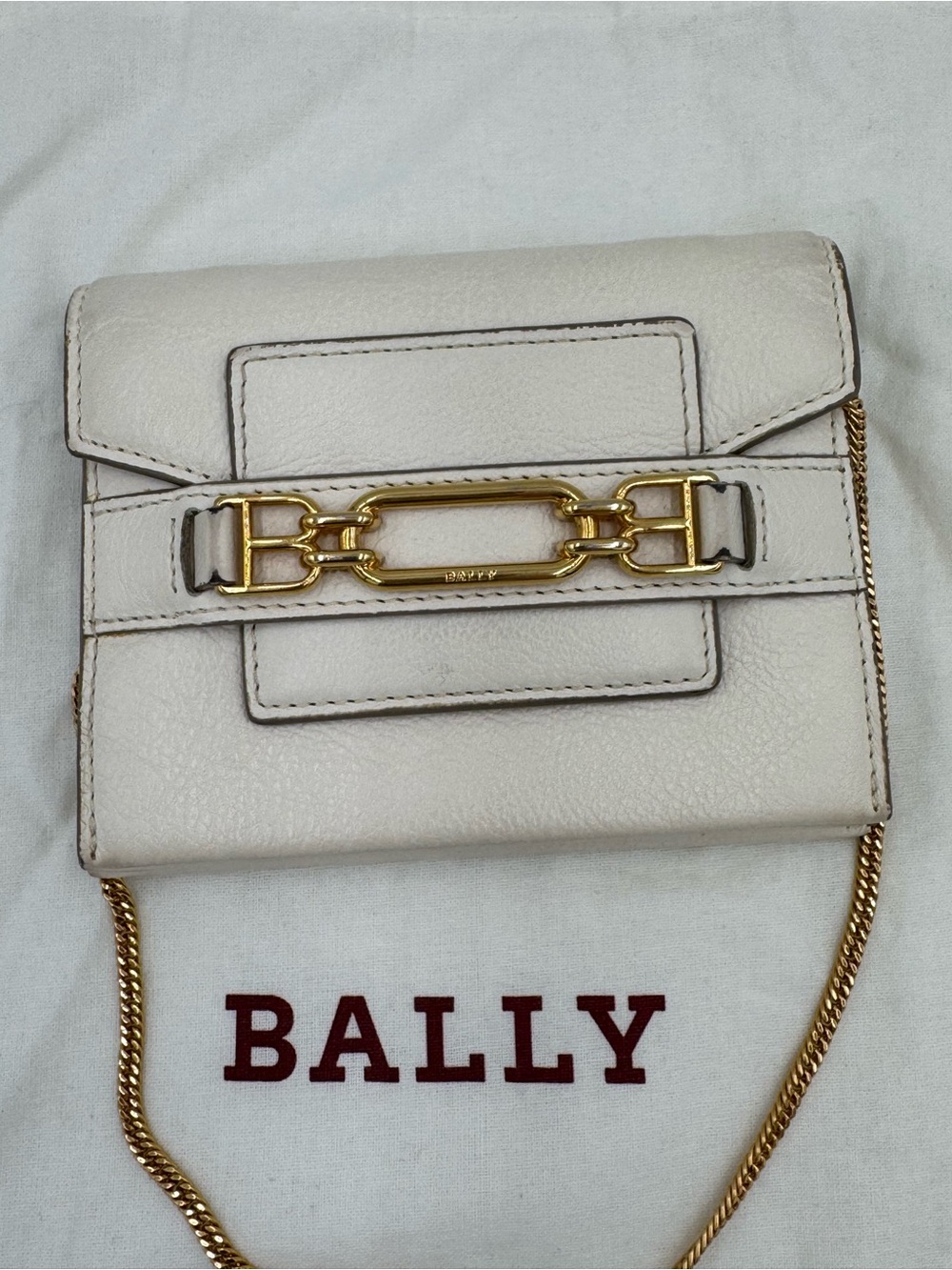 Bally Cream Leather Mini Wallet w/ Detachable Gold Chain & Dust Bag